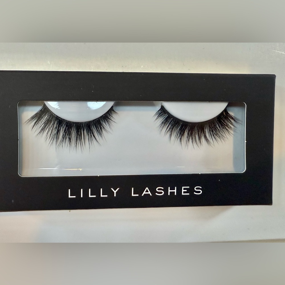 Lilly Lashes Chicago - Picture 4 of 5
